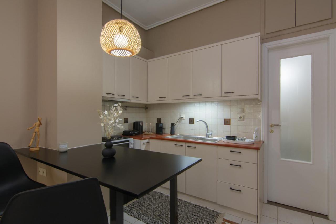 Apt 48, Cozy Apartment In Kalamata City Center Exteriör bild